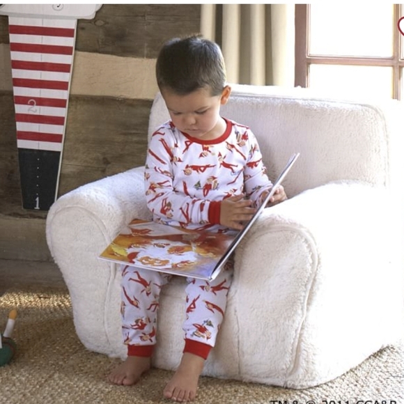 Pottery barn kids, Elf on the shelf pajama sets- size 2T - Picture 5 of 8